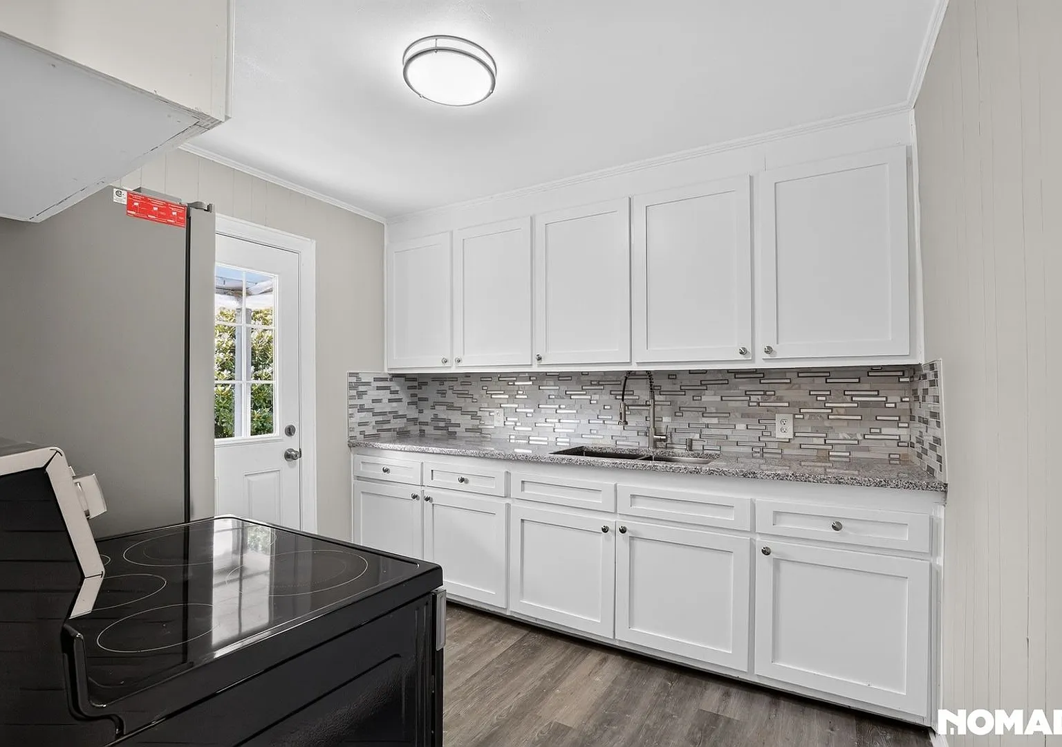 Charming 3-Bedroom Home in Greenville — Photo 2
