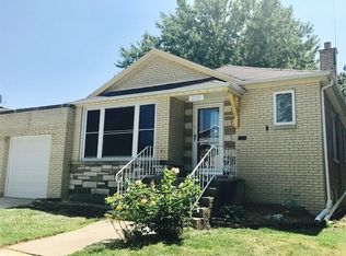 2721 W 97th Pl, Evergreen Park, IL 60805