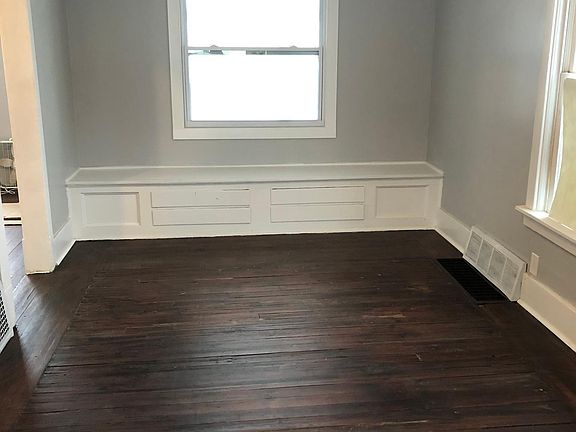 3rd image of 718 Lakeside Ave