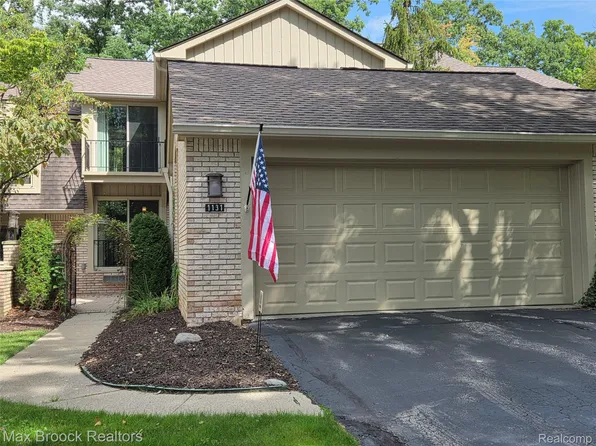 1131 Hillpointe Cir, Bloomfield Hills, MI 48304