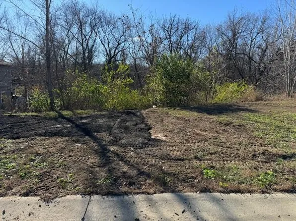 11227 Cernech Rd, Kansas City, KS 66109