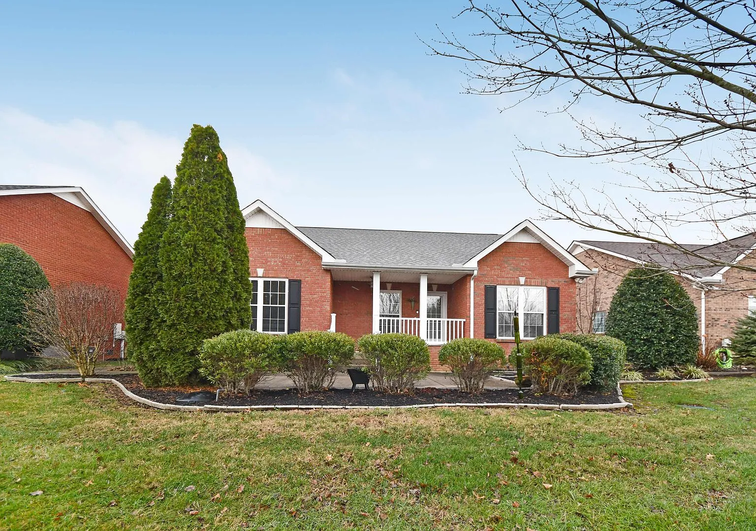 Pet Friendly Three Bedroom with Bonus! — Photo 1