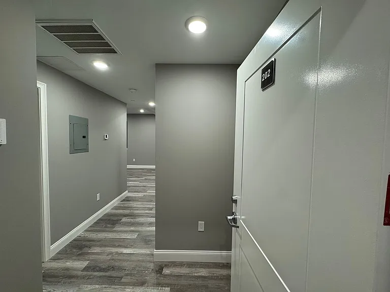 8 Avon St — Photo 11