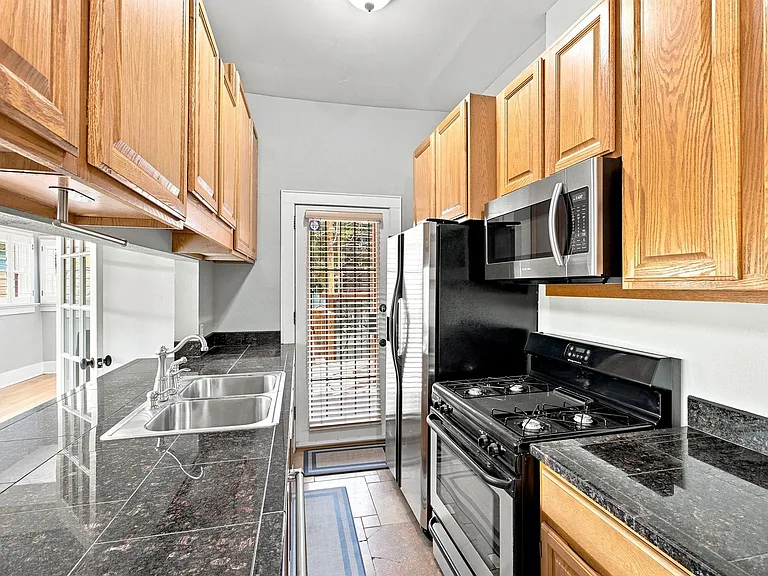 1640 N Downing St #103 — Photo 12