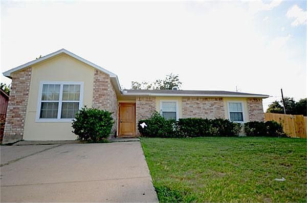 1st image of 2700 Kristinwood Dr