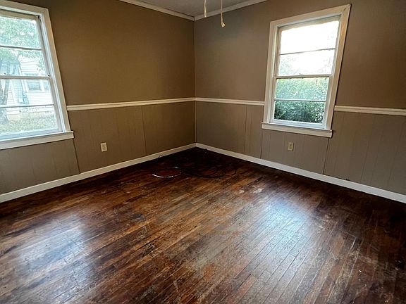 3rd image of 321 N King Ave