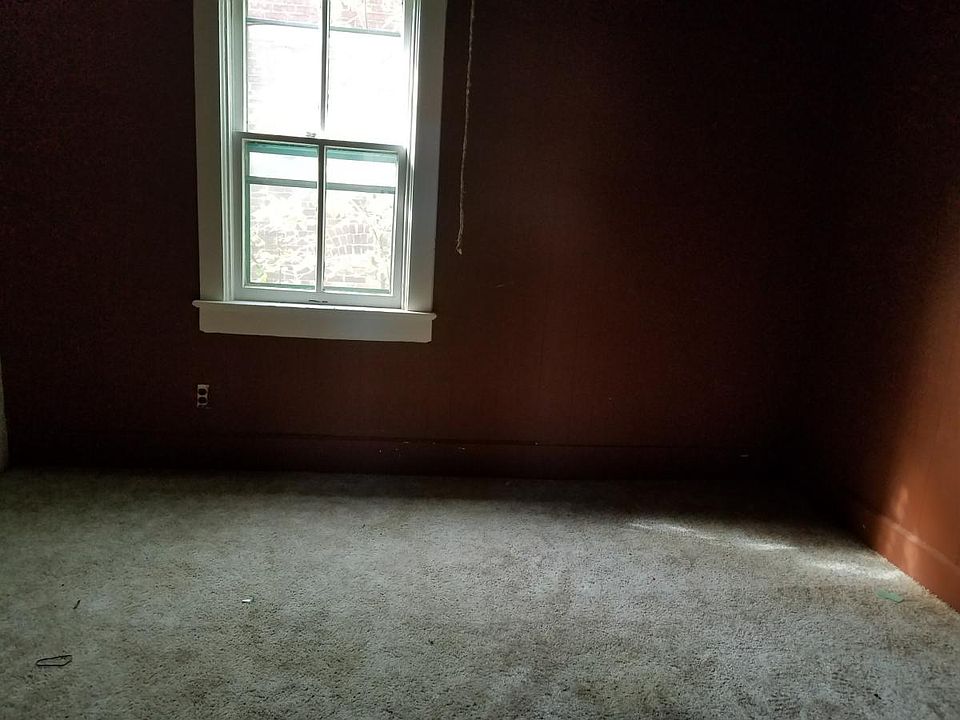 2nd image of 130 Soo Ave E