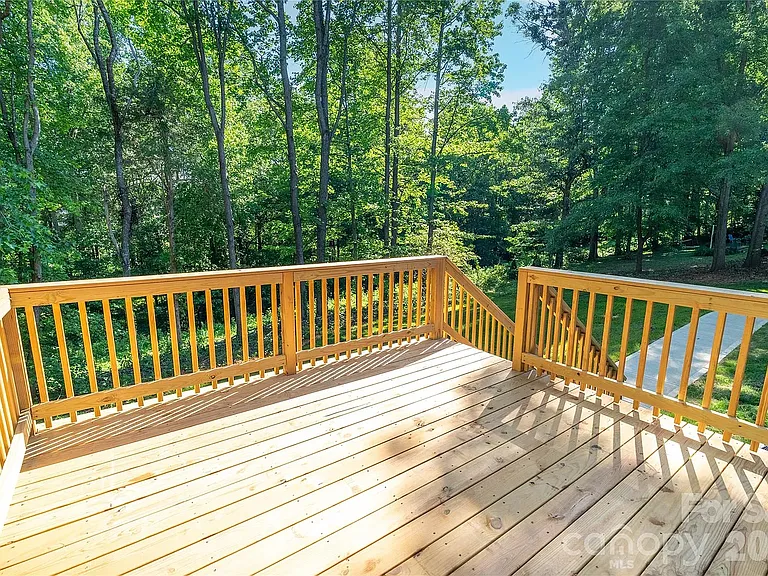 3425 Mission Dr — Photo 18