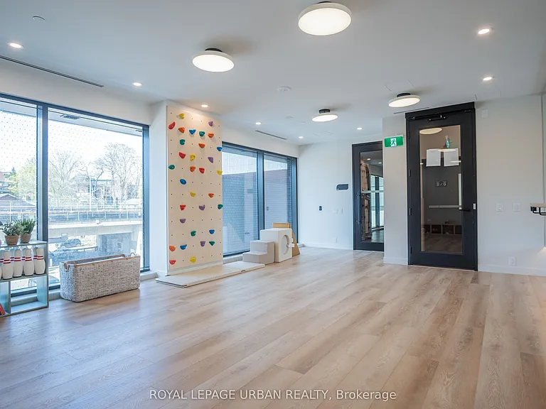 1660 Bloor St W #913 — Photo 21