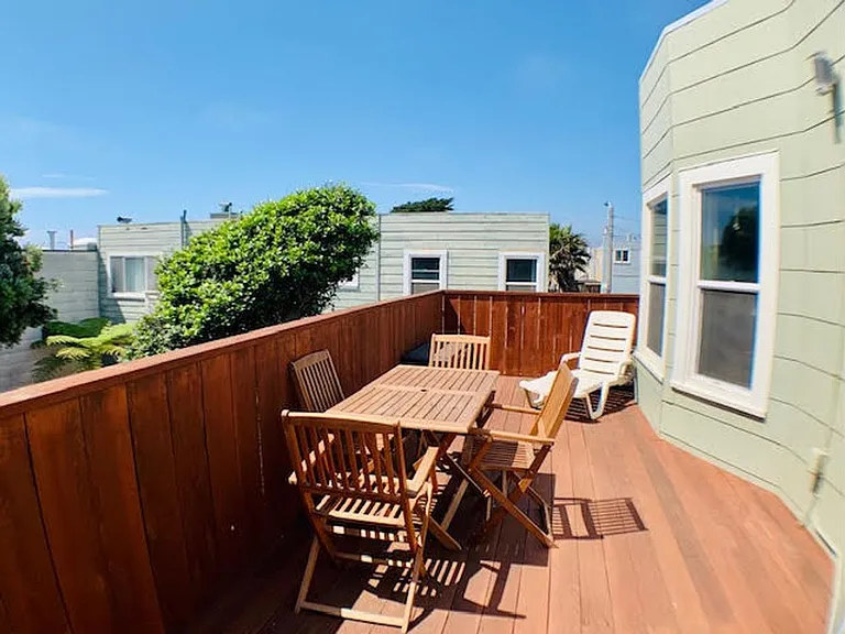 2411 47th Ave — Photo 20