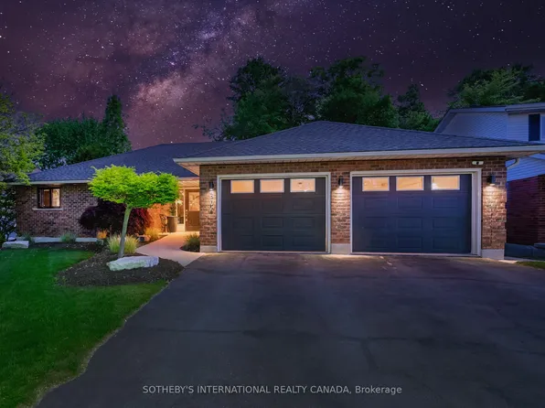 304 Auburn Dr, Waterloo, ON N2K 3K5