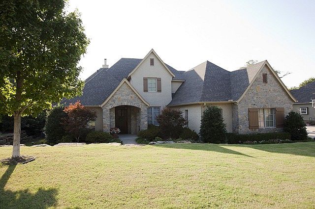 Gorgeous custom built home