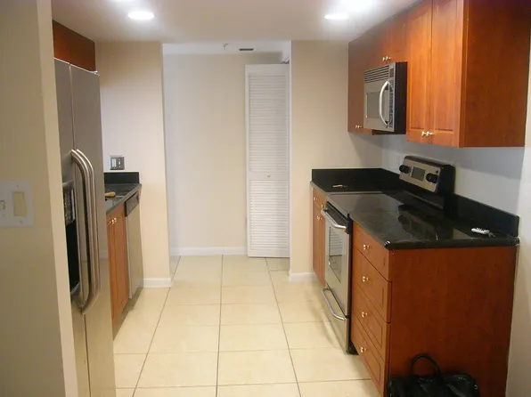 2025 Lavers Circle #D409, Delray Beach, FL 33444