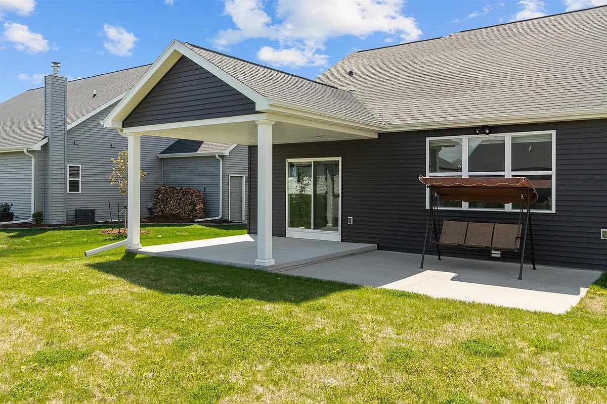 Building Photo - 2034 Big Bend Dr