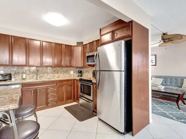 4049 Wolverton C, Boca Raton, FL 33434