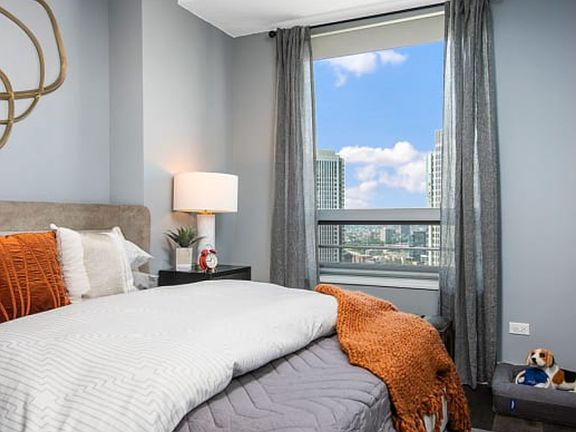 3rd image of 233 N Canal St #2213