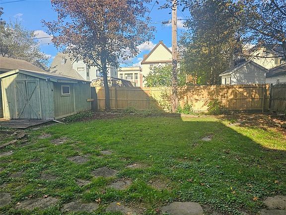 3rd image of 457 Maple Ave