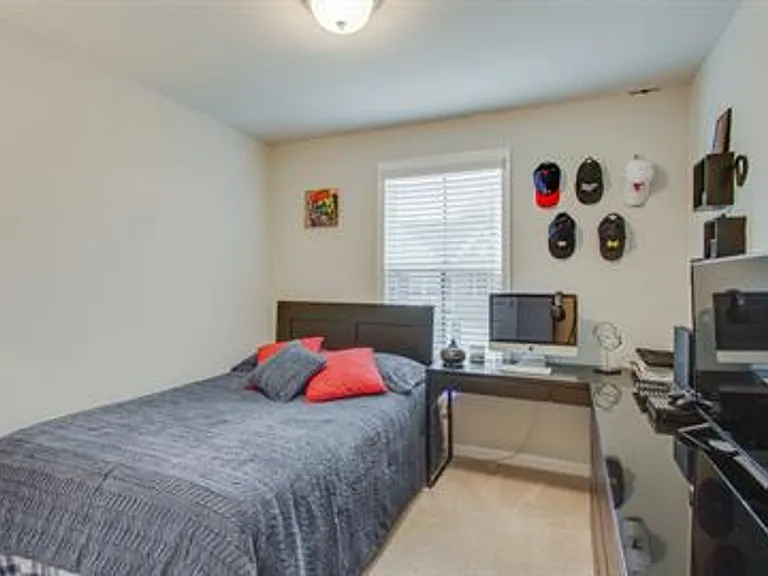 3240 Brookberry Ln — Photo 3