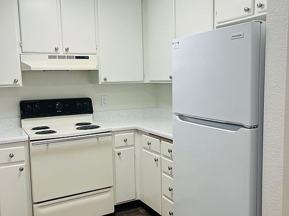 4th image of 350 3rd Ave #121