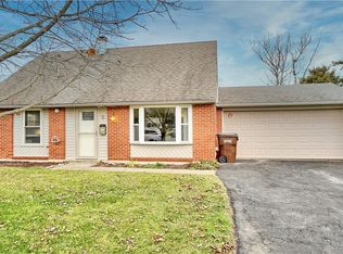 6 Hitching Post Rd, Englewood, OH 45322