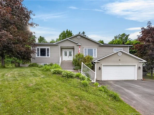 91 Maclean Ct, Fredericton, NB E3G 9Y1