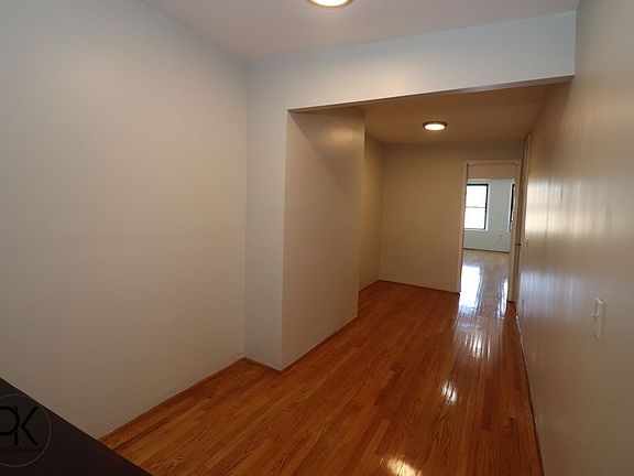 5th image of 735 Manhattan Ave #3RT