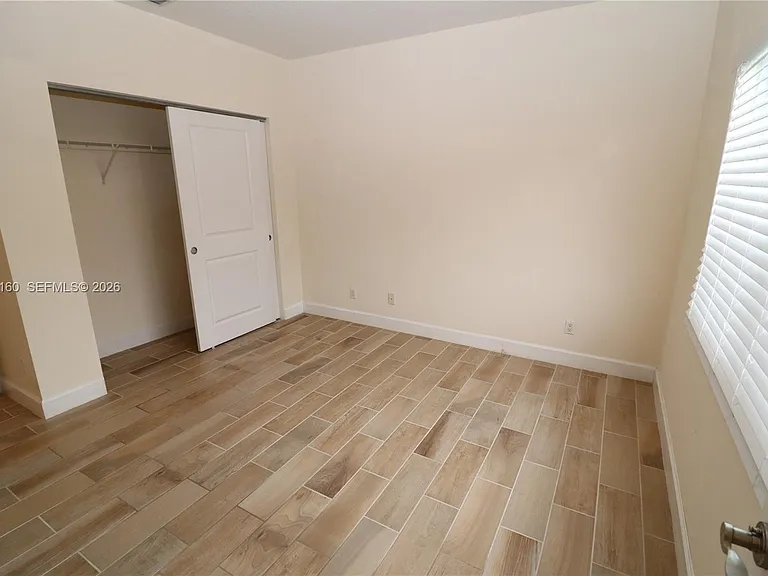 609 NE 28th St #1 — Photo 15