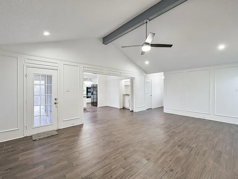2306 Lovell Ct — Photo 7