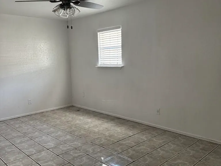 5345 Daleiden Dr — Photo 4