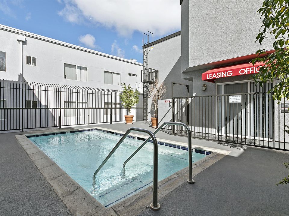 NoVa Townhomes Apartment Rentals Canoga Park, CA Zillow
