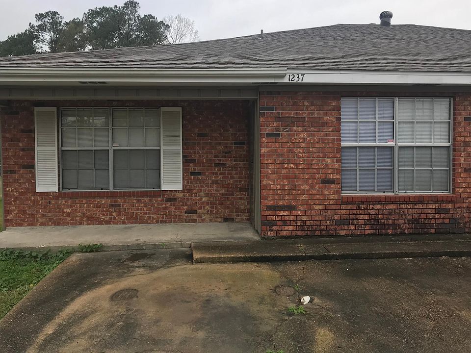 1st image of 2241 Linda Ave #2241
