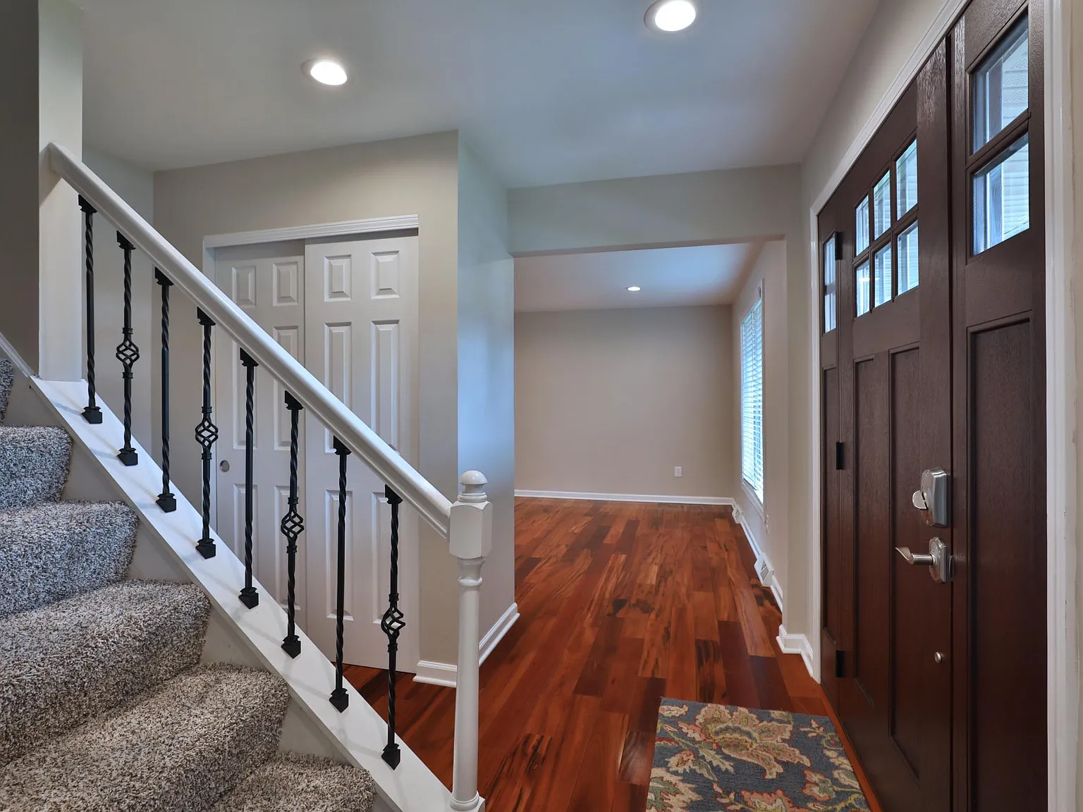 4 bed, 2.5 bath, 2084 sqft, $3,800 — Photo 3