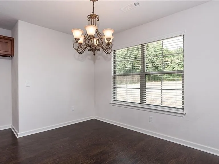 105 Lion Dr N — Photo 10