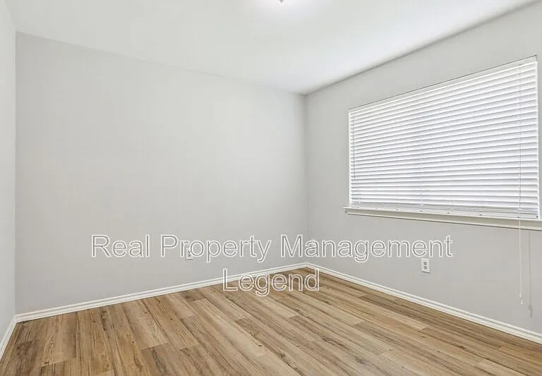 110 Magnolia St — Photo 19