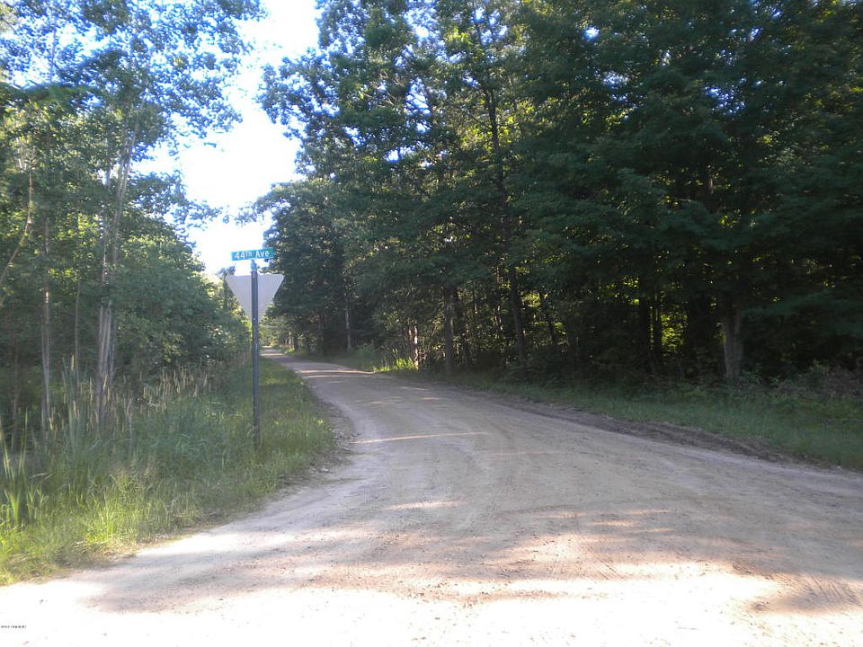 2nd image of 41034 44th Ave