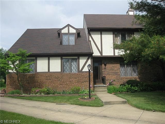 1st image of 28 Westminster Ln