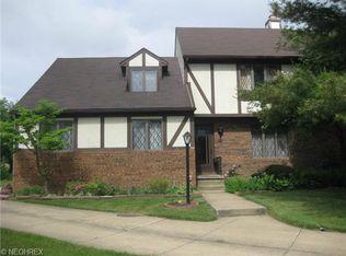 28 Westminster Ln, Kent, OH 44240