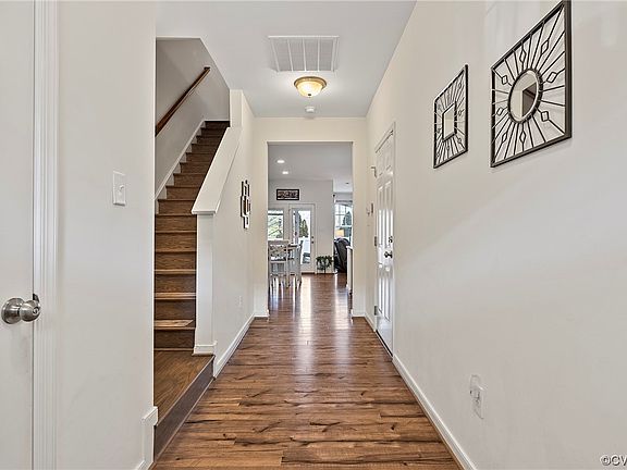 3rd image of 8084 Bisbrooke Ct