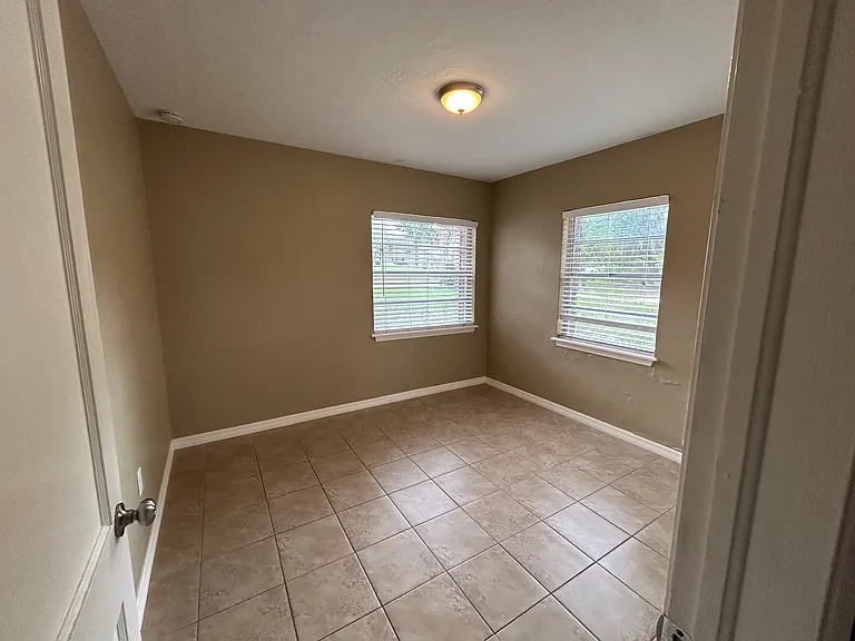 519 Lemon St — Photo 9