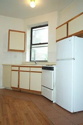 Rented by Tower Brokerage | media 25