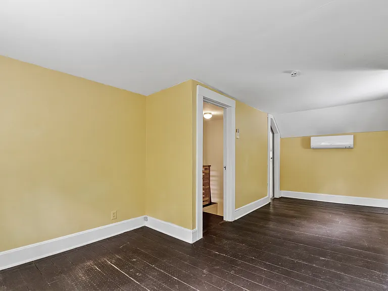 Bedroom 4 (upstairs)