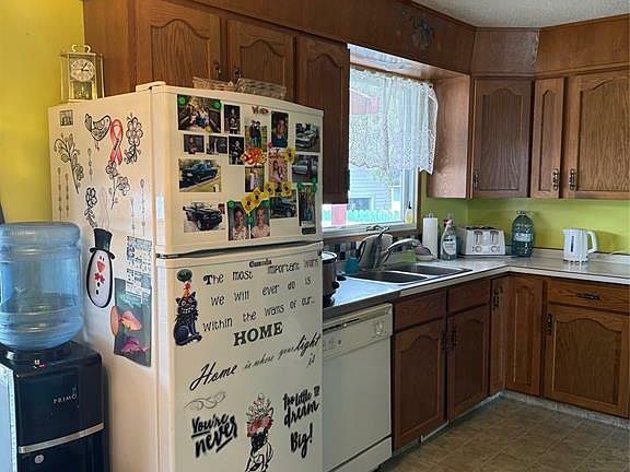 5th image of 10925 Scott Dr