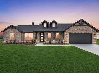 121 Snowy Owl Trl, Rhome, TX 76078