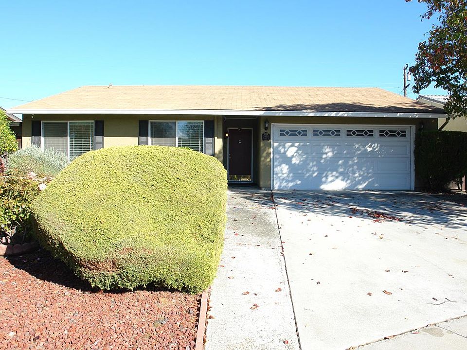 1st image of 2990 Sunwood Dr