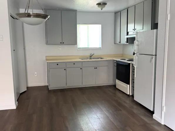 2622 Roeding Rd APT M, Ceres, CA 95307