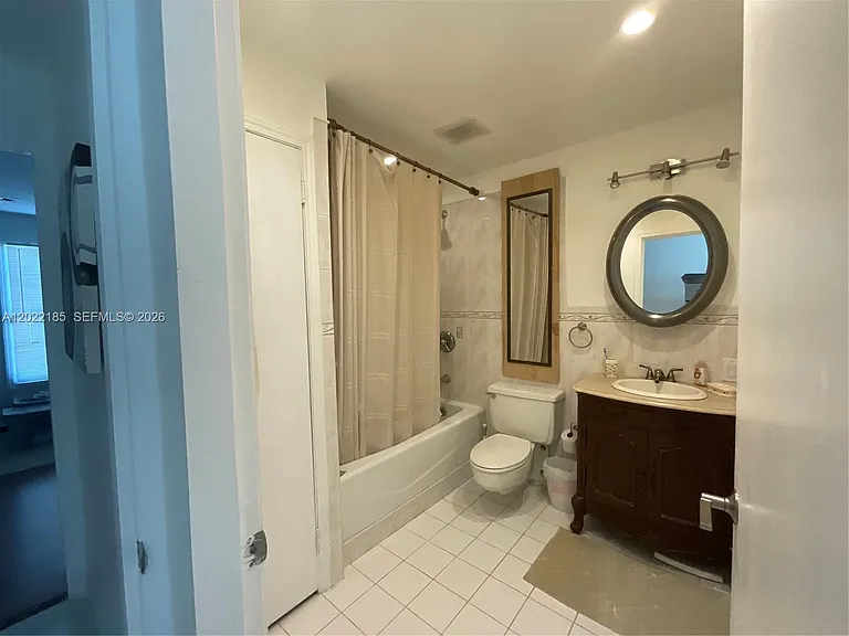 1206 Tyler St — Photo 17