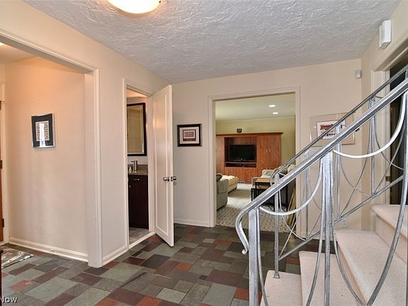 2nd image of 23499 Shelburne Rd