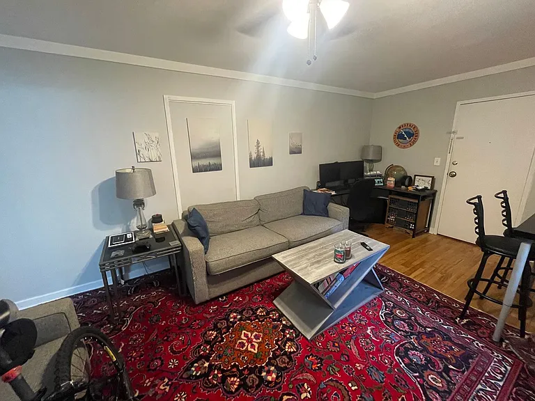 842 Thorn St — Photo 8