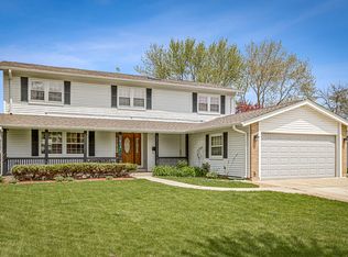 604 Bristol Ln, Elk Grove Village, IL 60007