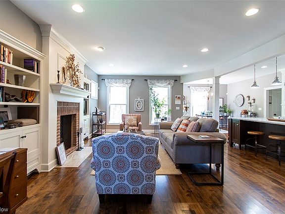 4th image of 8733 Loxley Ct